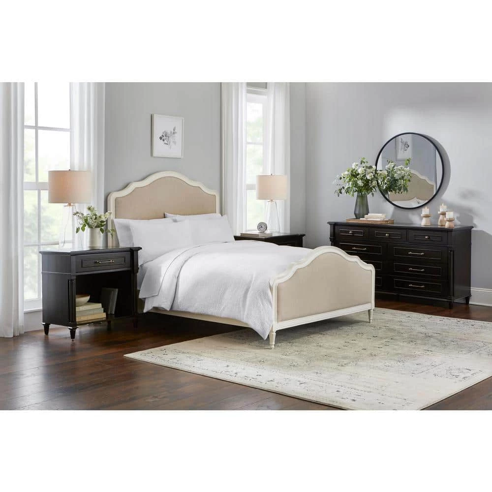 Marlene 3-Piece White Textured Medallion Matelassé Cotton King Duvet Cover Set by Home Decorators Collection 8 Marlene 3-Piece White Textured Medallion Matelassé Cotton King Duvet Cover Set by Home Decorators Collection - Image 6